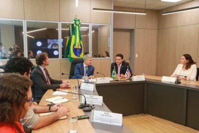 Em Brasília, Felipe Camarão busca destravar obras da educação de municípios maranhenses