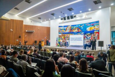 “Constitucionalidade é o pilar da democracia”, diz Iracema Vale durante minicurso alusivo aos 190 anos da Alema