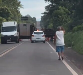 Ponte sobre o Rio Natividade é totalmente interditada na BR-010