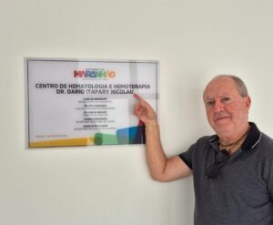 Brandão homenageia família de Eduardo Nicolau