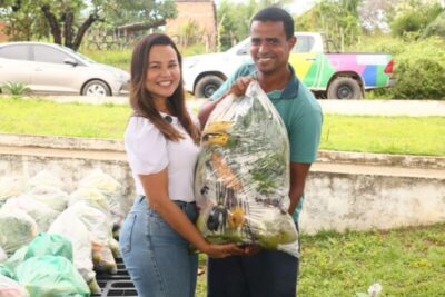 Paço do Lumiar: Primeira-dama Maedja Campos entrega Cestas Verdes no CRAS da Morada do Bosque