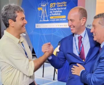 Imagem do dia: Eduardo Braide, Rodrigo Manga e Topazio Neto juntos