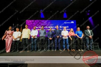 Iracema Vale marca presença na celebração dos 20 anos do partido Republicanos