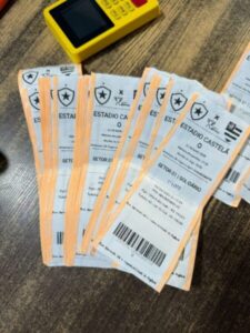 Polícia prende dupla que comercializava ingressos falsos para o jogo do Flamengo em São Luís