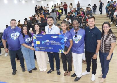 Cartão Transporte Universitário é entregue no município de Pinheiro e beneficia cerca de 122 estudantes da Baixada