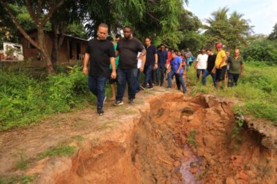 Prefeito Fred Campos inicia pavimentação em bloquetes e…