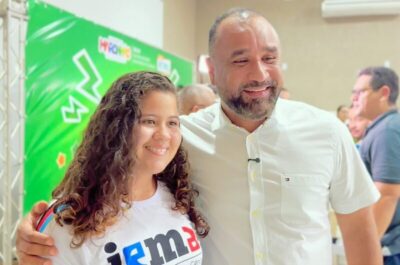 Prefeito Roberto Costa participa da entrega do Cartão Transporte Universitário para mais de 300 estudantes em Bacabal