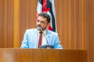 Deputado Claudio Cunha cobra inclusão de Cururupu na lista de municípios que receberão aeroportos regionais