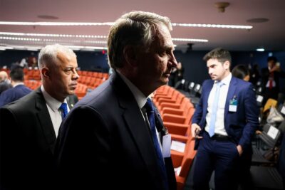 Por unanimidade, STF torna réus Bolsonaro e outros 7 por trama golpista