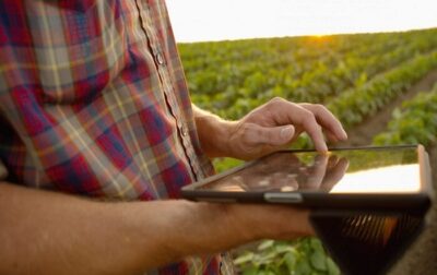 Ministério das Comunicações assina acordos para viabilizar acesso à internet e logística de produtos da agricultura familiar