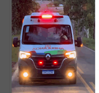 Prefeito Deyvison do Posto entrega nova ambulância a população de Mirinzal