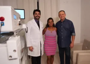 Brandão acompanha sessão de câmara hiperbárica no Hospital da Ilha