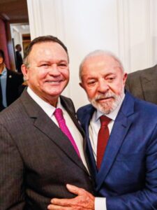 Brandão e Lula se encontram na França