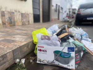 Moradores do Cohatrac denunciam falta de coleta de lixo no bairro