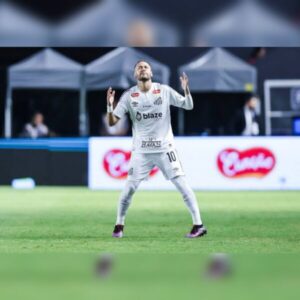 Longe de dar espetáculo, Neymar joga bem e Santos vence no Paulistão