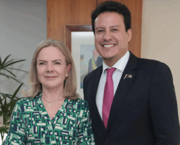 Em encontro Gleisi, Camarão reforça candidatura ao governo junto ao PT nacional