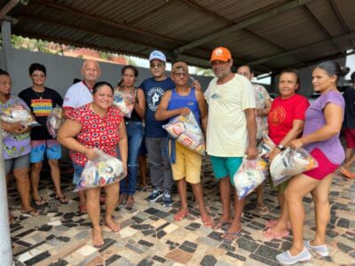 Junior Cascaria entrega mais de três toneladas de peixes e cestas básicas no Médio Mearim