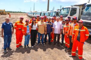 Fred Campos e Carlos Brandão assinam ordem de serviço para a duplicação da MA-204 em Paço do Lumiar.