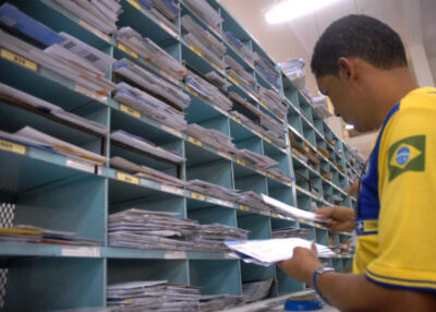 Reabertos editais para comerciantes aderirem a serviços do Correios Modular