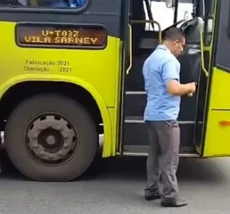 Assalto em ônibus causa pânico em São Luís; motorista é agredido na cabeça