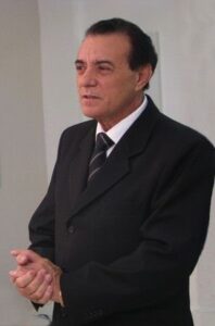 Brandão nomeia Raimundo Cutrim como secretário e petista adjunto da Seduc