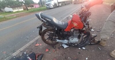 Colisão frontal entre moto e carreta deixa um morto na BR-135