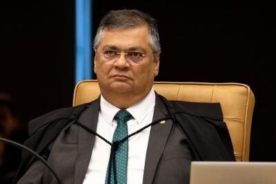 Decisão de Dino fez Rei do Lixo fretar avião às pressas para Brasília