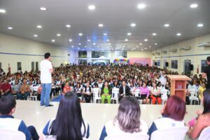 Vice-governador Felipe Camarão dialoga com classe empresarial de Santa Inês e região