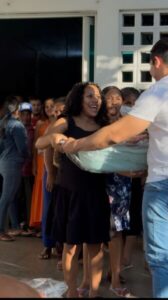 Paulinho, através do Instituto Márcia Marinho, presenteia as mamães da Maternidade Carmosina Coutinho