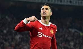 Novela: Cristiano Ronaldo volta à Inglaterra para conversar com o Manchester United