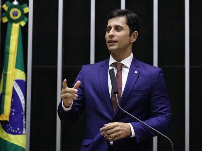 Partido da base de Lula, PSB dá 6 assinaturas para CPMI do INSS, entre elas a de Duarte Jr.
