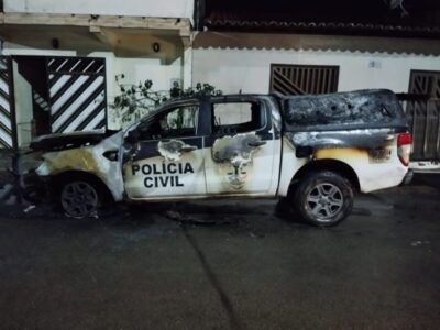 Integrantes de facção criminosa atacam e incendeiam veículos em Vargem Grande