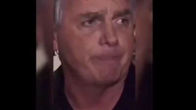 Traído e isolado, Bolsonaro publica vídeo choramingando sobre Moraes e Barroso