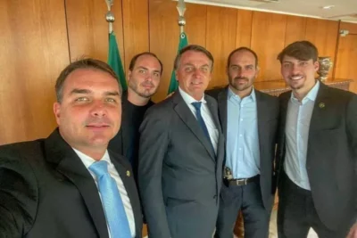 Bolsonaro quer esposa e quatro filhos eleitos para Câmara e Senado em 2026