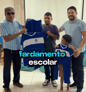 Prefeito Rômulo Marques entrega kits escolares e fardamentos completos para os alunos da rede municipal de Cajapió
