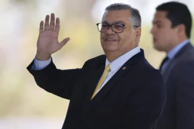 Flávio Dino é cotado para substituir Lula nas eleições de 2026