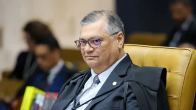 Ministro Dino tem atuação de almanaque no bloqueio das emendas