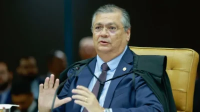 Dino define destino de vídeo da PF que mostra senador com dinheiro na cueca