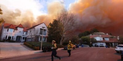 Los Angeles: fogo mata 5 e ameaça Calçada da Fama em Hollywood