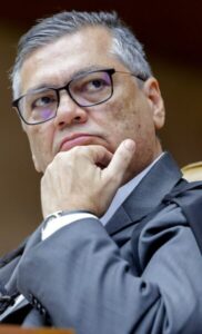 Flávio Dino, o ministro do STF sem ponto final no vaivém entre a toga e a política