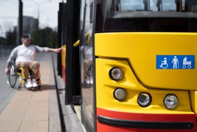 Judiciário determina instalação ou conserto de elevadores em ônibus