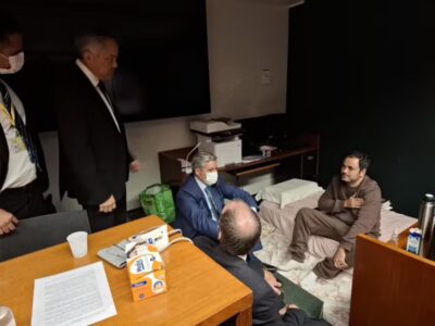 Em greve de fome, Glauber Braga recebe visita de deputado do MA