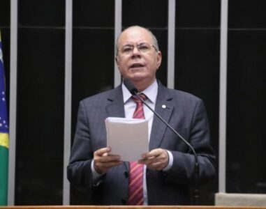 Hildo Rocha apoia projeto que aprimora o COFEN e os CORENs