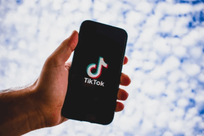 TikTok anuncia restauração do serviço nos EUA após fala de Trump