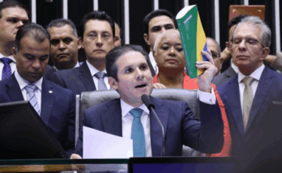 Hugo Motta é eleito presidente da Câmara com 444 votos