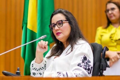 Andreia Rezende eleita 1ª vice-presidente da Assembleia