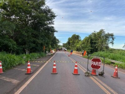 Ponte sobre o Rio Natividade, na BR-010, é totalmente interditada