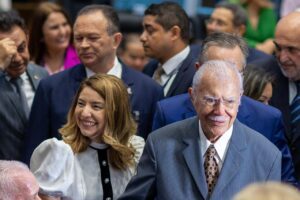 Coluna Aparte – Sarney. E eles reverenciaram & outras