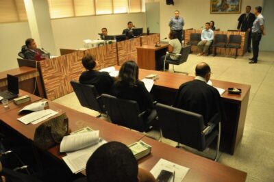 Colinas sanciona lei que garante isenção em concursos, título para promoção e folga para jurados