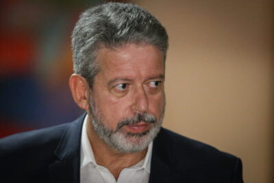 Eita paizinho de muro baixo para alguns!!!! Lira compra mansão de R$ 10 milhões após deixar presidência da Câmara
